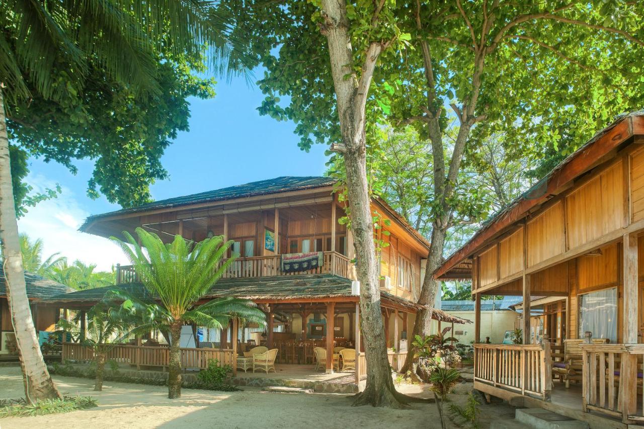 奥荣酒店 Siladen Island 外观 照片
