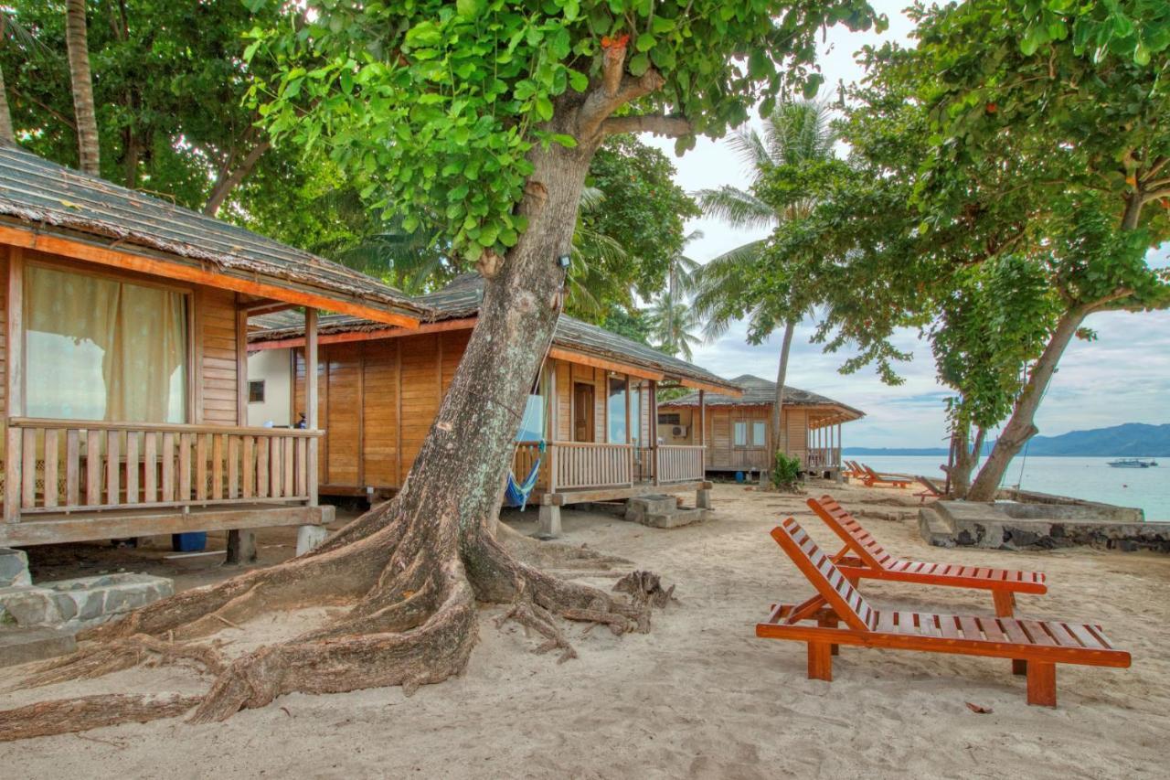 奥荣酒店 Siladen Island 外观 照片