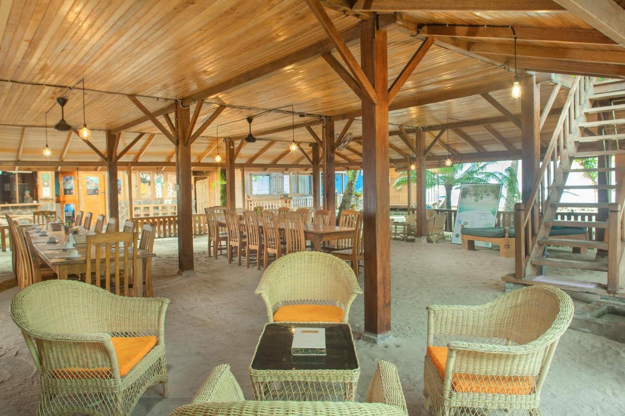 奥荣酒店 Siladen Island 外观 照片